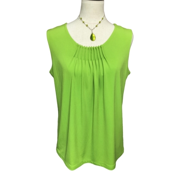 Kasper Tops - 2544) Kasper Pea Green Pleated Pullon Sleeveless Top Size Large